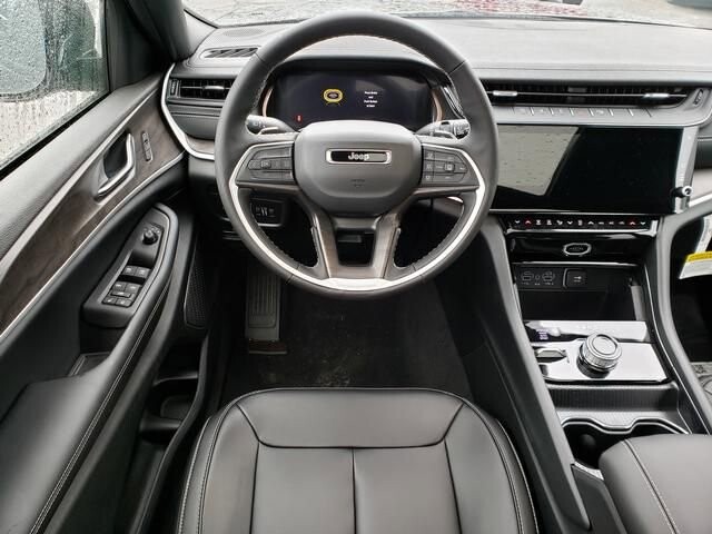 2026 Jeep Grand Cherokee in Bedford, OH 44146 - 18109066 10