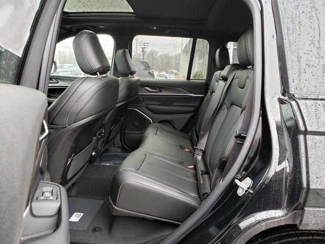 2026 Jeep Grand Cherokee in Bedford, OH 44146 - 18109066 8