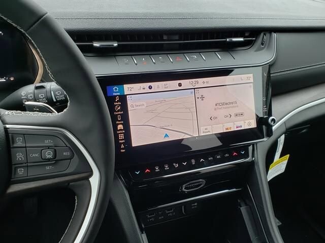 2026 Jeep Grand Cherokee in Bedford, OH 44146 - 18109066 11