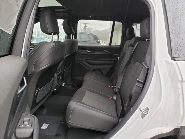 2026 Jeep Grand Cherokee in Bedford, OH 44146 - 18109067 8