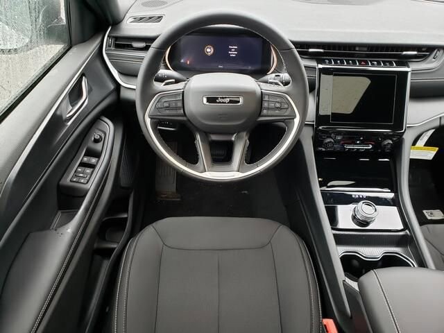 2026 Jeep Grand Cherokee in Bedford, OH 44146 - 18109067 10