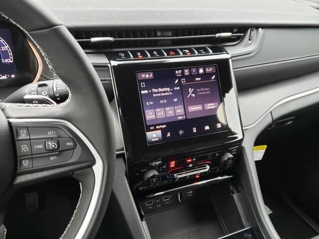 2026 Jeep Grand Cherokee in Bedford, OH 44146 - 18109067 11