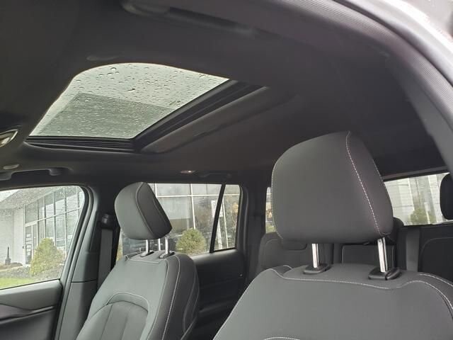 2026 Jeep Grand Cherokee in Bedford, OH 44146 - 18109067 7