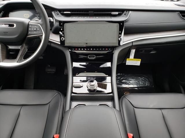 2026 Jeep Grand Cherokee in Bedford, OH 44146 - 18109069 9