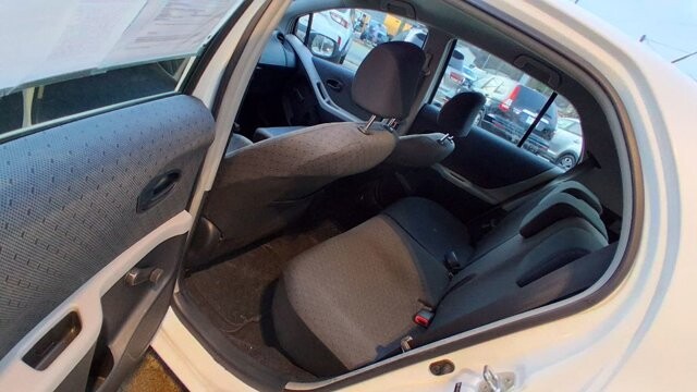 2011 Toyota Yaris in Cartersville, GA 30120 - 18109089 7