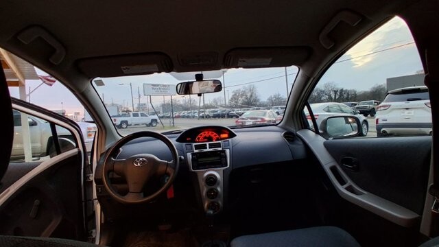 2011 Toyota Yaris in Cartersville, GA 30120 - 18109089 8
