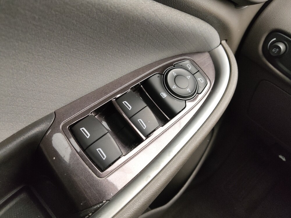 2017 Chevrolet Malibu in Independence, MO 64055 - 18109146 27