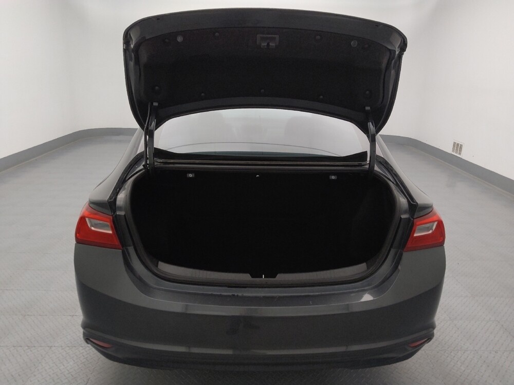 2017 Chevrolet Malibu in Independence, MO 64055 - 18109146 29