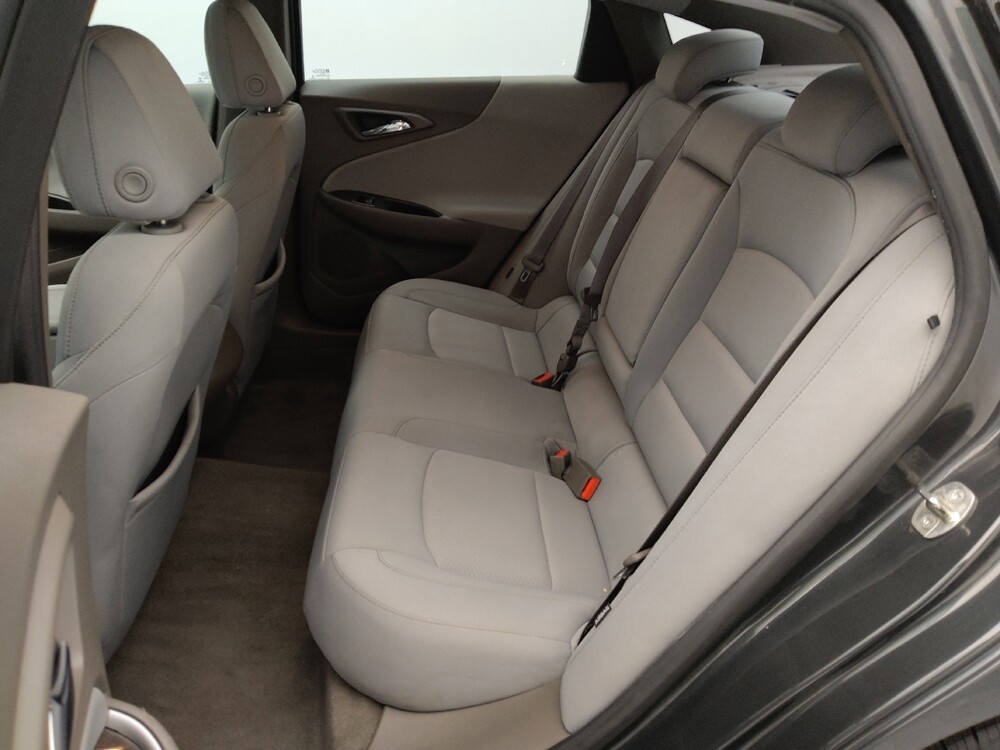 2017 Chevrolet Malibu in Independence, MO 64055 - 18109146 18