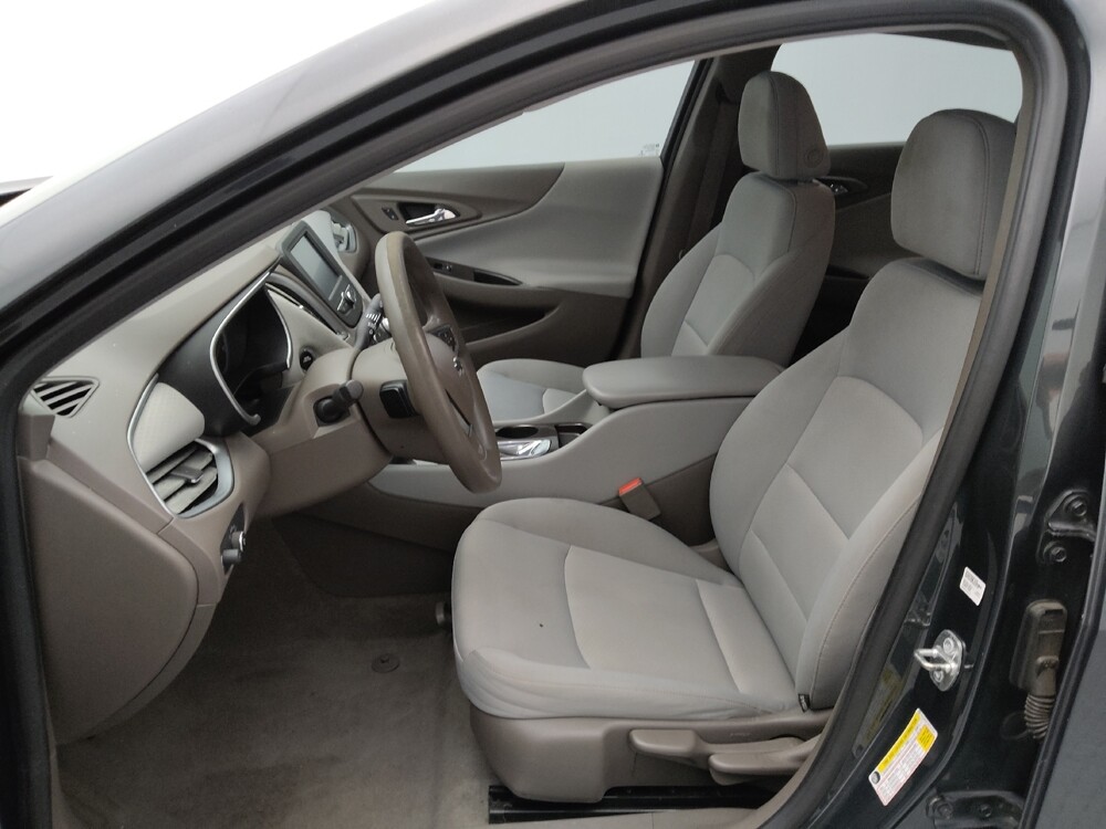 2017 Chevrolet Malibu in Independence, MO 64055 - 18109146 17