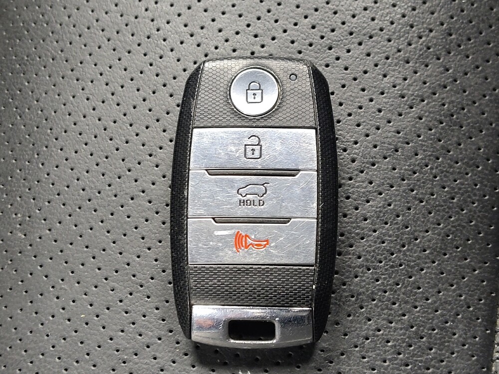 2019 Kia Sorento in Houston, TX 77074 - 18109158 32