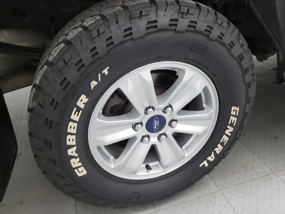 2017 Ford F150 in Louisville, KY 40258 - 18109160 31