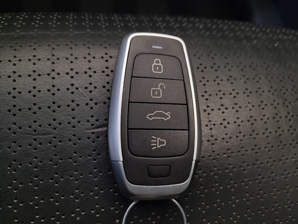 2014 Hyundai Santa Fe in Louisville, KY 40258 - 18109163 32