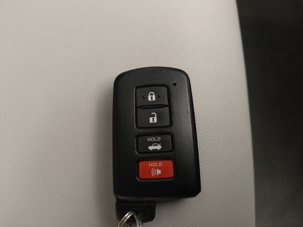 2017 Toyota Camry in Midlothian, IL 60445 - 18109186 32