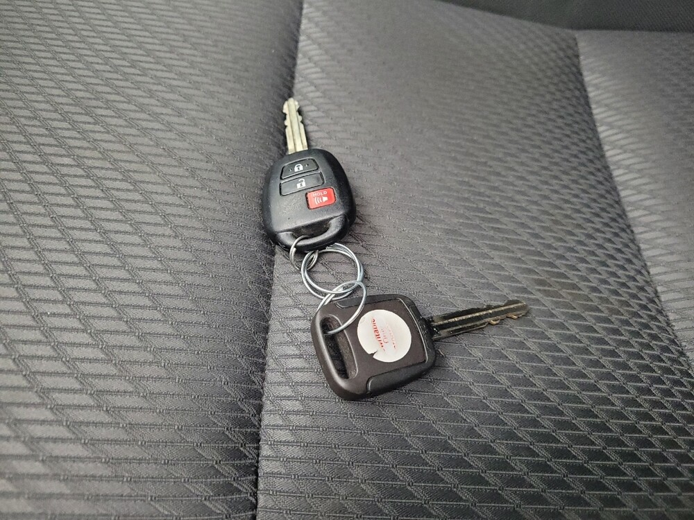 2019 Toyota Highlander in Taylor, MI 48180 - 18109189 32