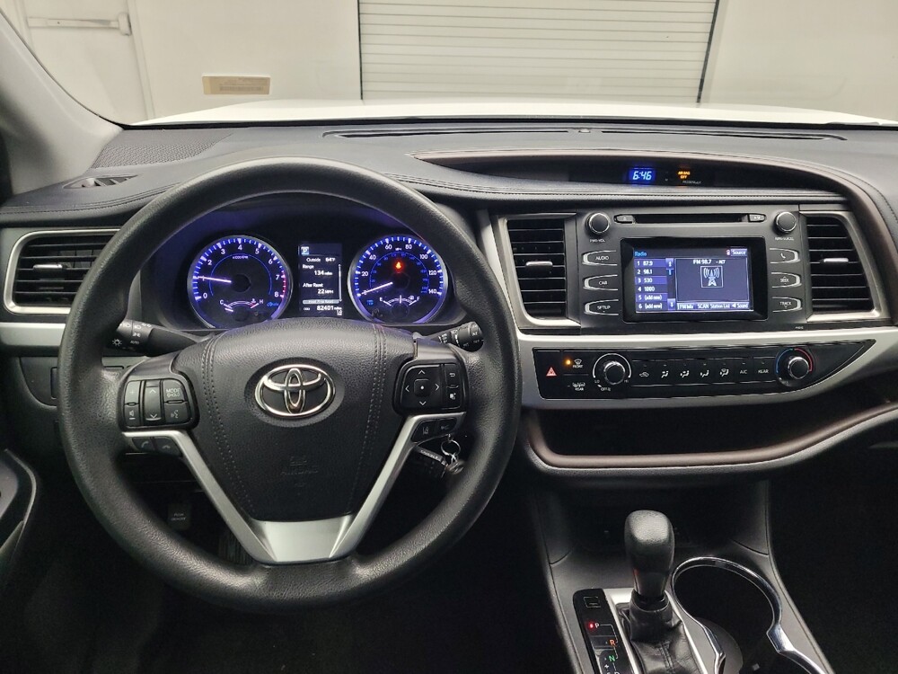 2019 Toyota Highlander in Taylor, MI 48180 - 18109189 22