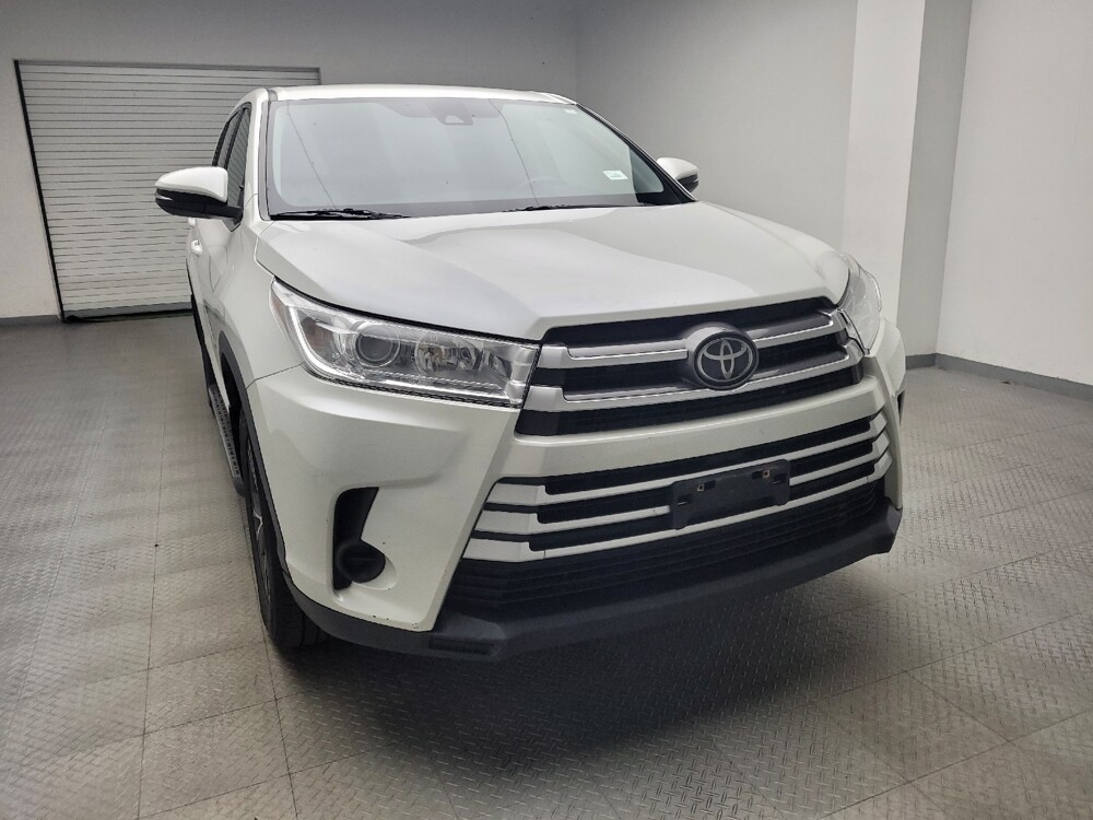 2019 Toyota Highlander in Taylor, MI 48180 - 18109189 14