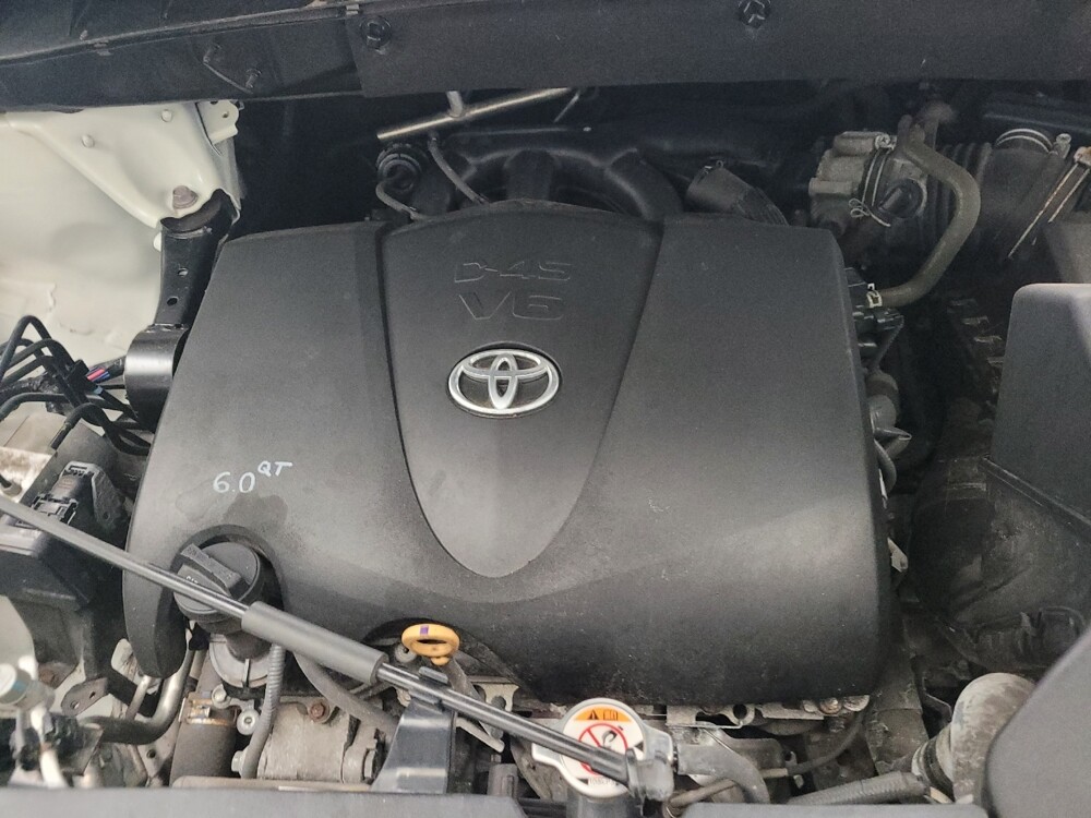 2019 Toyota Highlander in Taylor, MI 48180 - 18109189 30