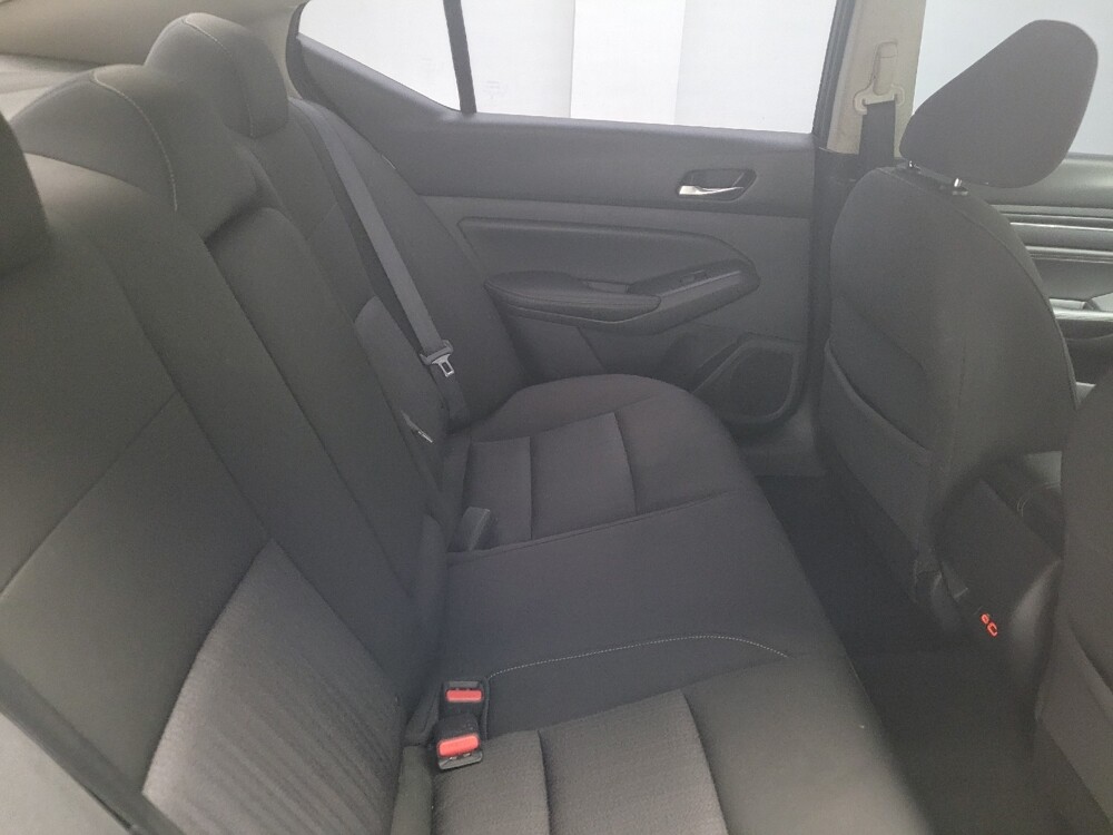 2020 Nissan Altima in Eastpointe, MI 48021 - 18109190 19