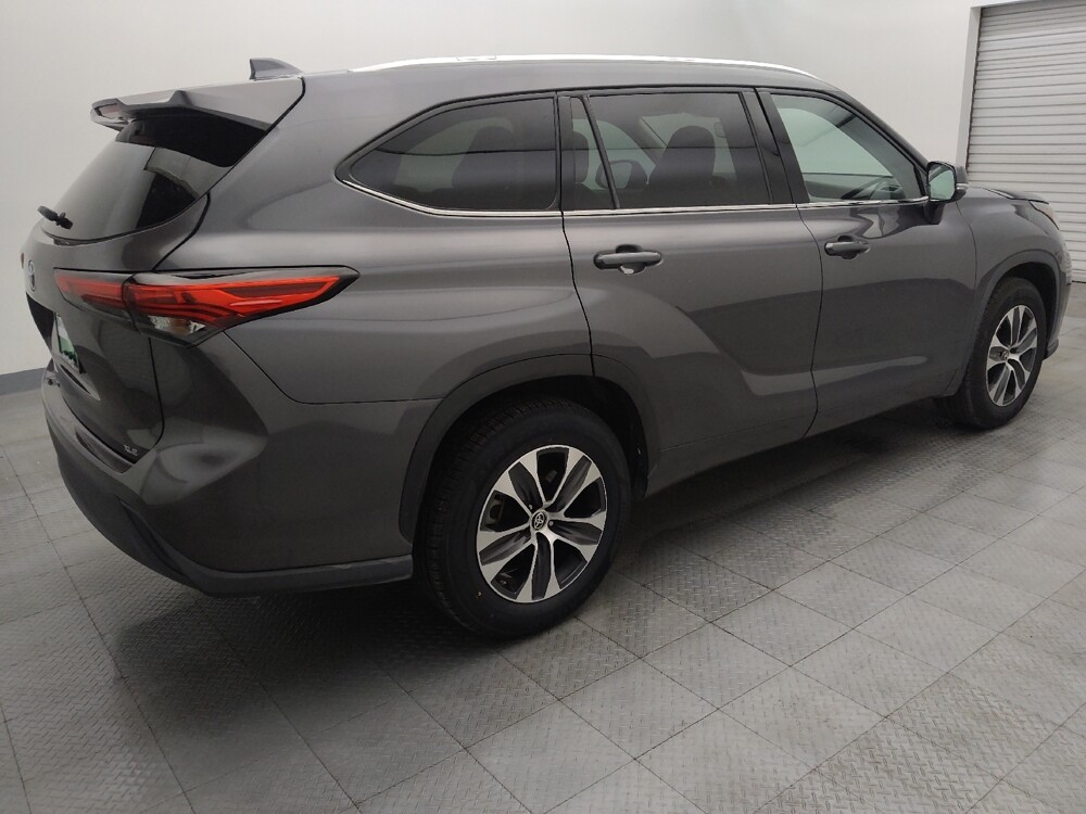 2021 Toyota Highlander in Metairie, LA 70006 - 18109219 10