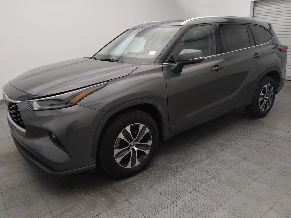 2021 Toyota Highlander in Metairie, LA 70006 - 18109219 2