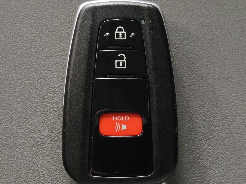 2021 Toyota Highlander in Metairie, LA 70006 - 18109219 32