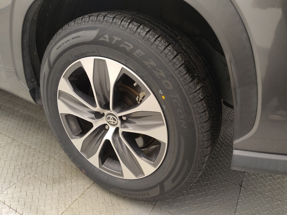 2021 Toyota Highlander in Metairie, LA 70006 - 18109219 31