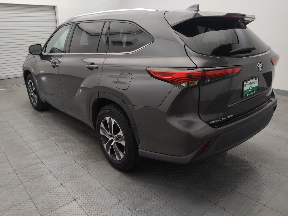2021 Toyota Highlander in Metairie, LA 70006 - 18109219 5