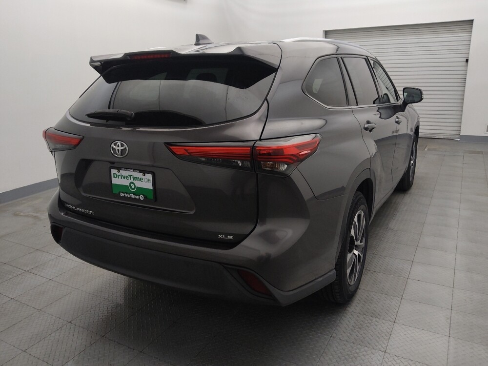 2021 Toyota Highlander in Metairie, LA 70006 - 18109219 7