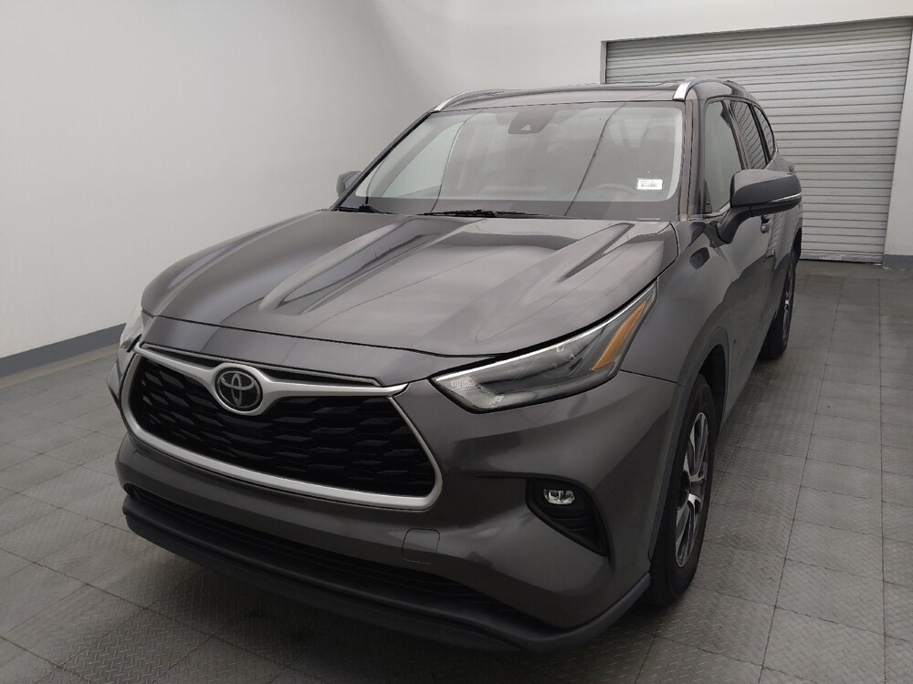 2021 Toyota Highlander in Metairie, LA 70006 - 18109219 15