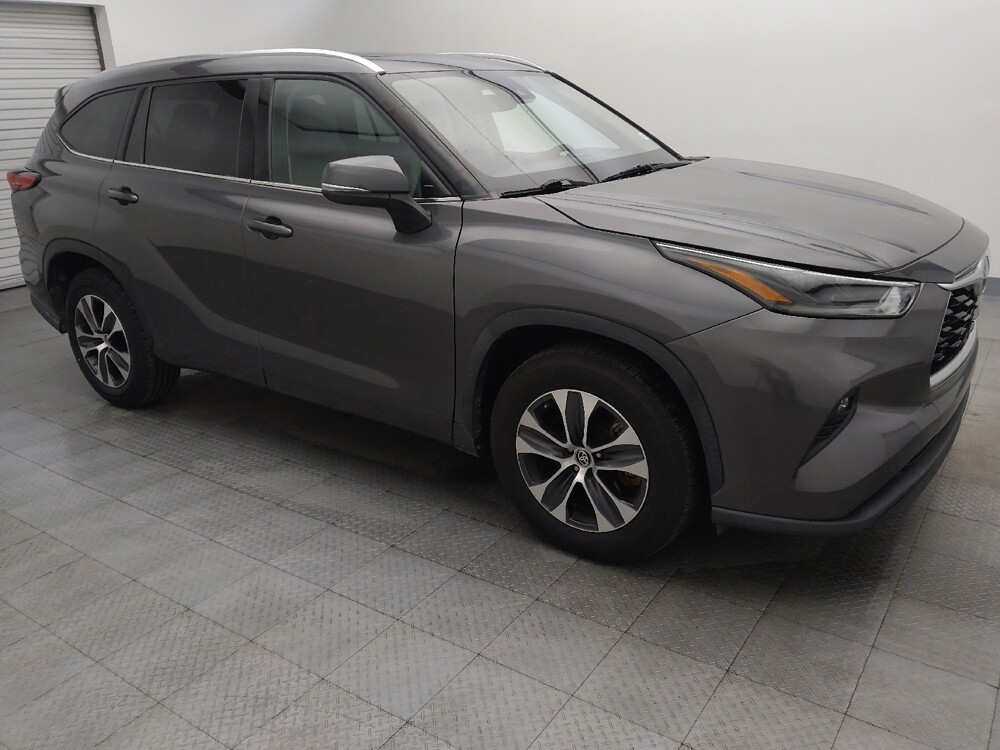 2021 Toyota Highlander in Metairie, LA 70006 - 18109219 11