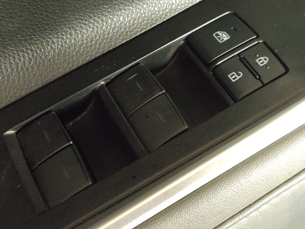 2021 Toyota Highlander in Metairie, LA 70006 - 18109219 27