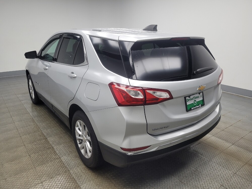 2018 Chevrolet Equinox in Indianapolis, IN 46222 - 18109244 5