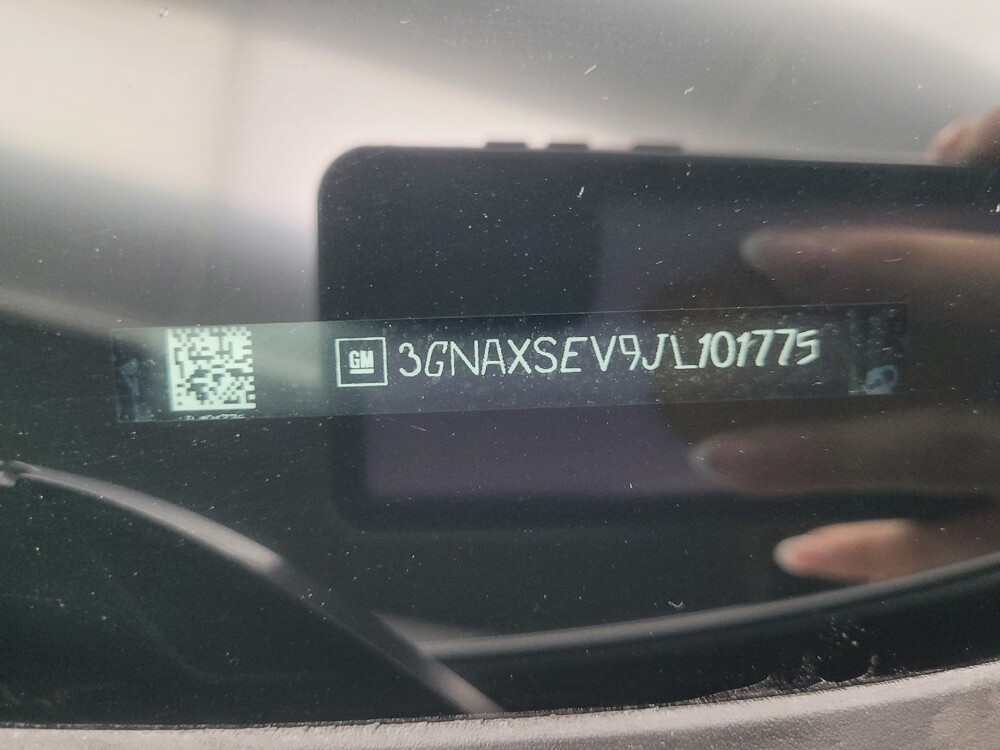 2018 Chevrolet Equinox in Indianapolis, IN 46222 - 18109244 33