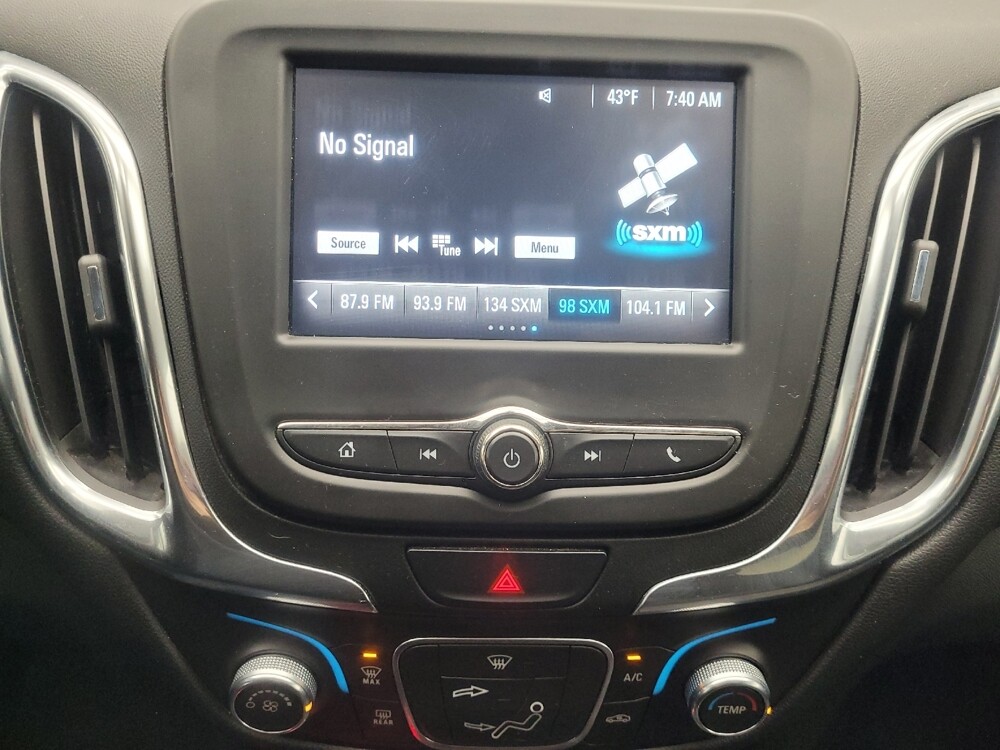 2018 Chevrolet Equinox in Indianapolis, IN 46222 - 18109244 25