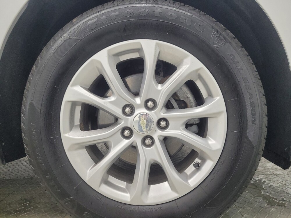 2018 Chevrolet Equinox in Indianapolis, IN 46222 - 18109244 31