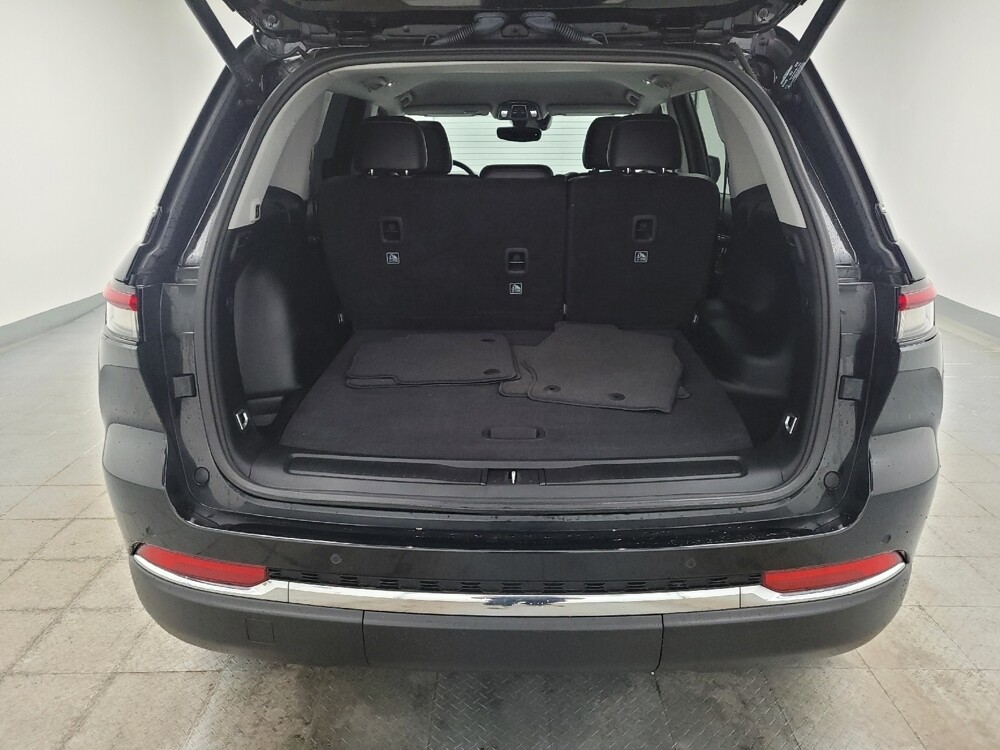 2023 Jeep Grand Cherokee in Louisville, KY 40258 - 18109262 29