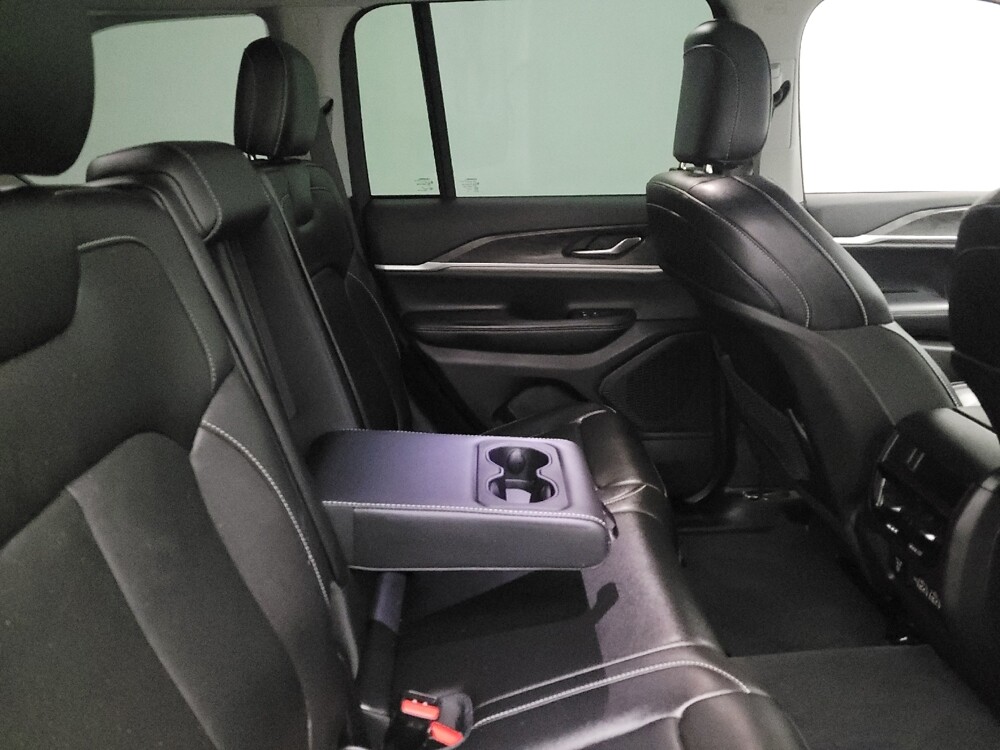 2023 Jeep Grand Cherokee in Louisville, KY 40258 - 18109262 19