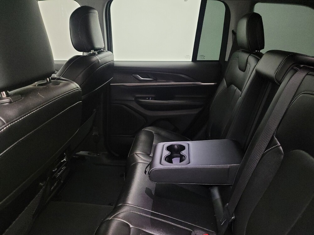 2023 Jeep Grand Cherokee in Louisville, KY 40258 - 18109262 18