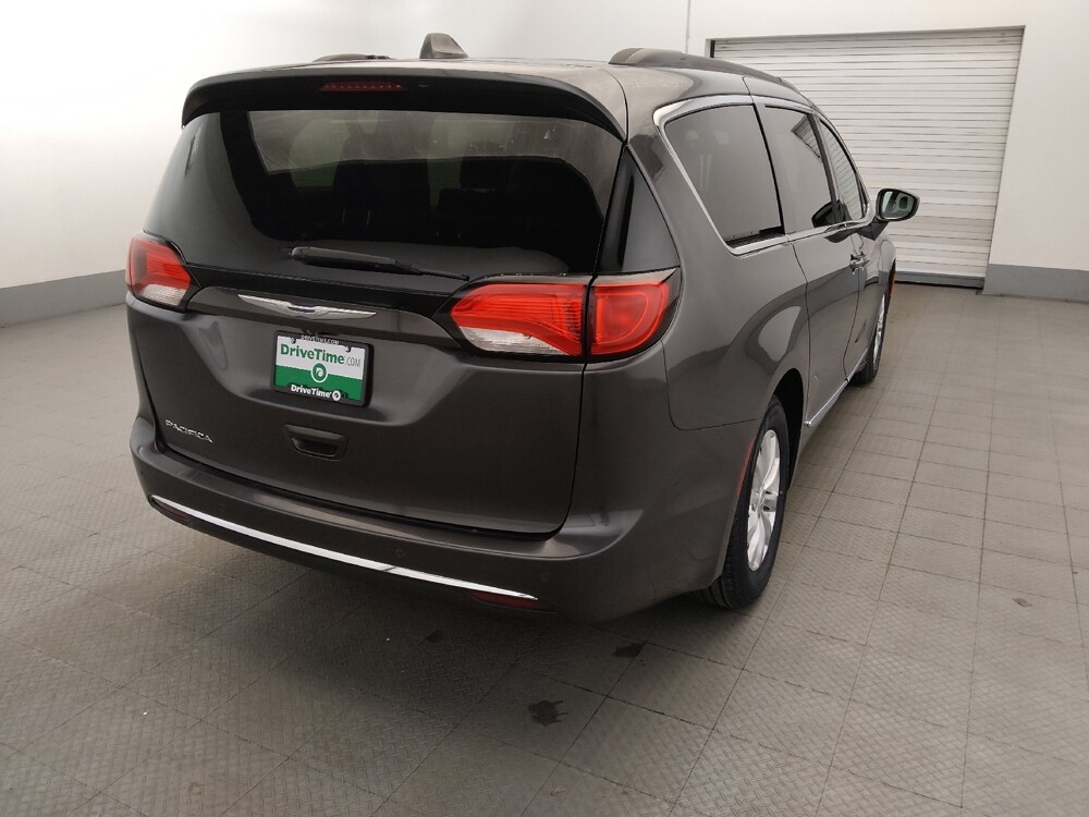 2017 Chrysler Pacifica in New Castle, DE 19720 - 18109296 7