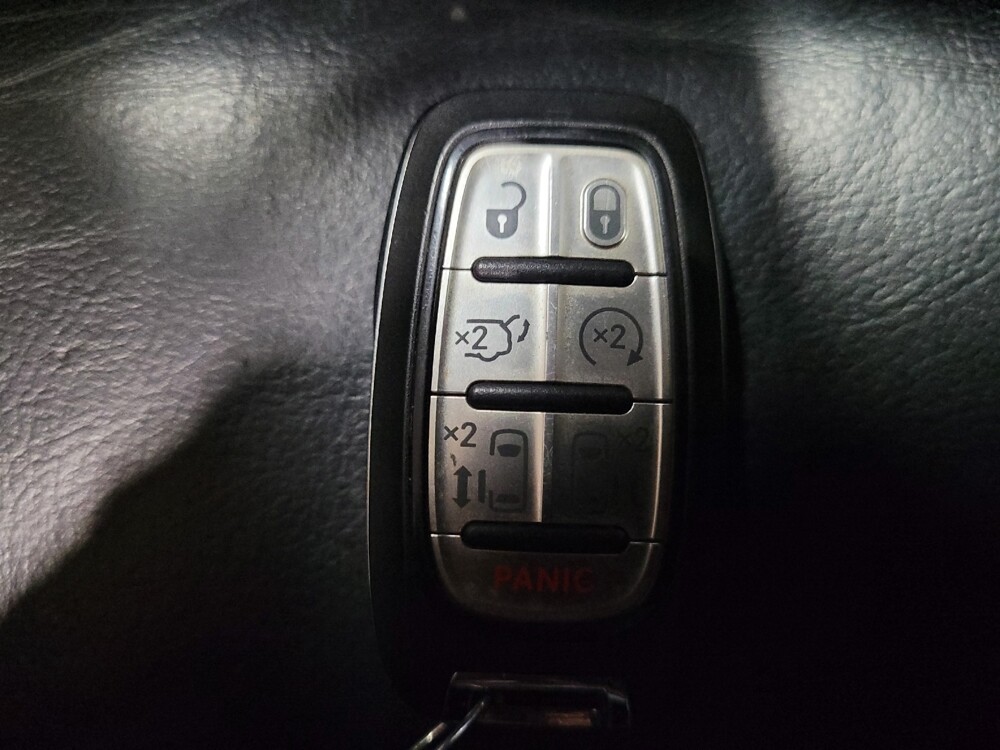 2017 Chrysler Pacifica in New Castle, DE 19720 - 18109296 32