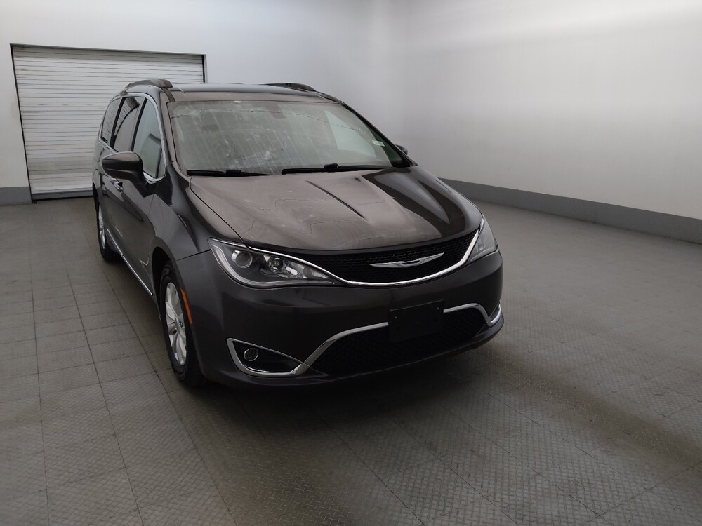 2017 Chrysler Pacifica in New Castle, DE 19720 - 18109296 14