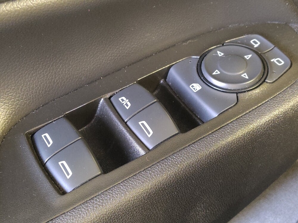 2020 Chevrolet Equinox in Metairie, LA 70006 - 18109305 27