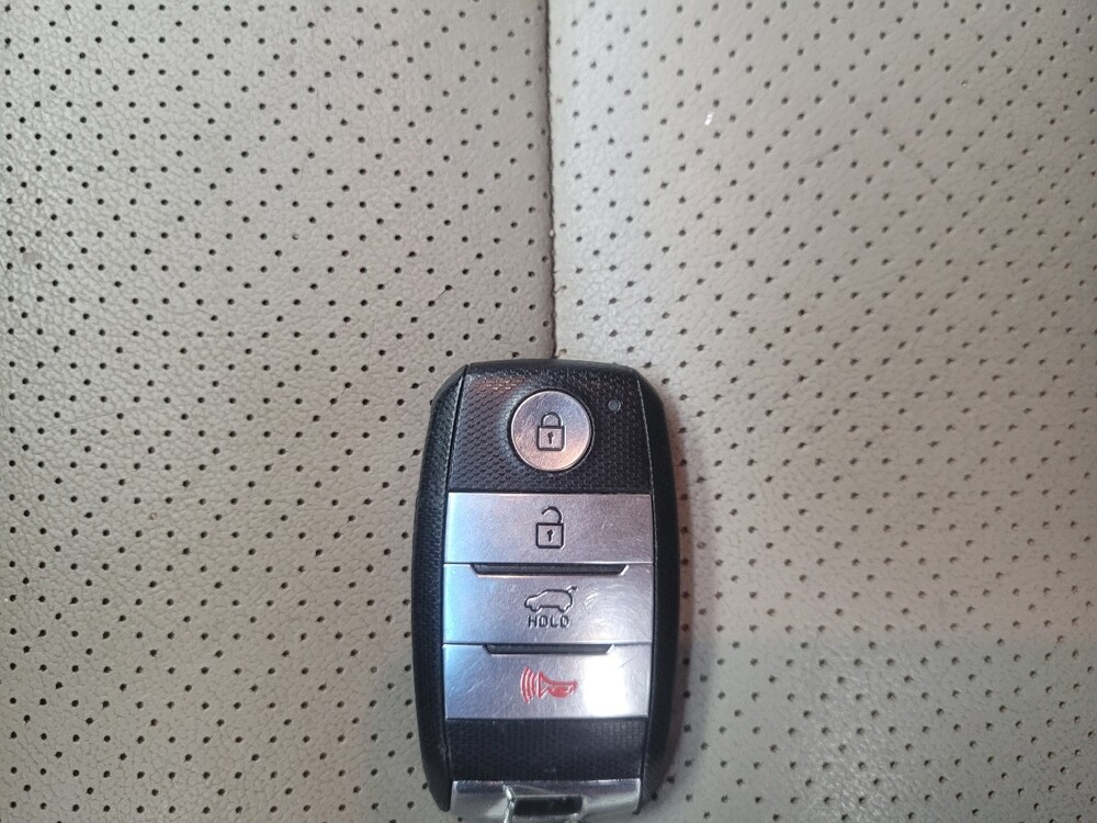 2018 Kia Sorento in Indianapolis, IN 46219 - 18109313 32