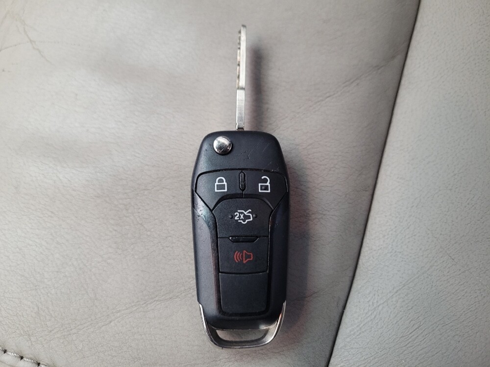 2021 Ford Explorer in Downey, CA 90241 - 18109316 32