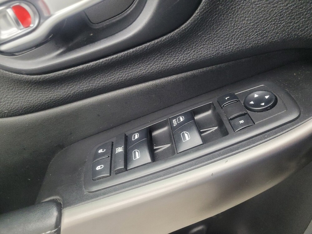 2019 Jeep Cherokee in Memphis, TN 38128 - 18109317 27