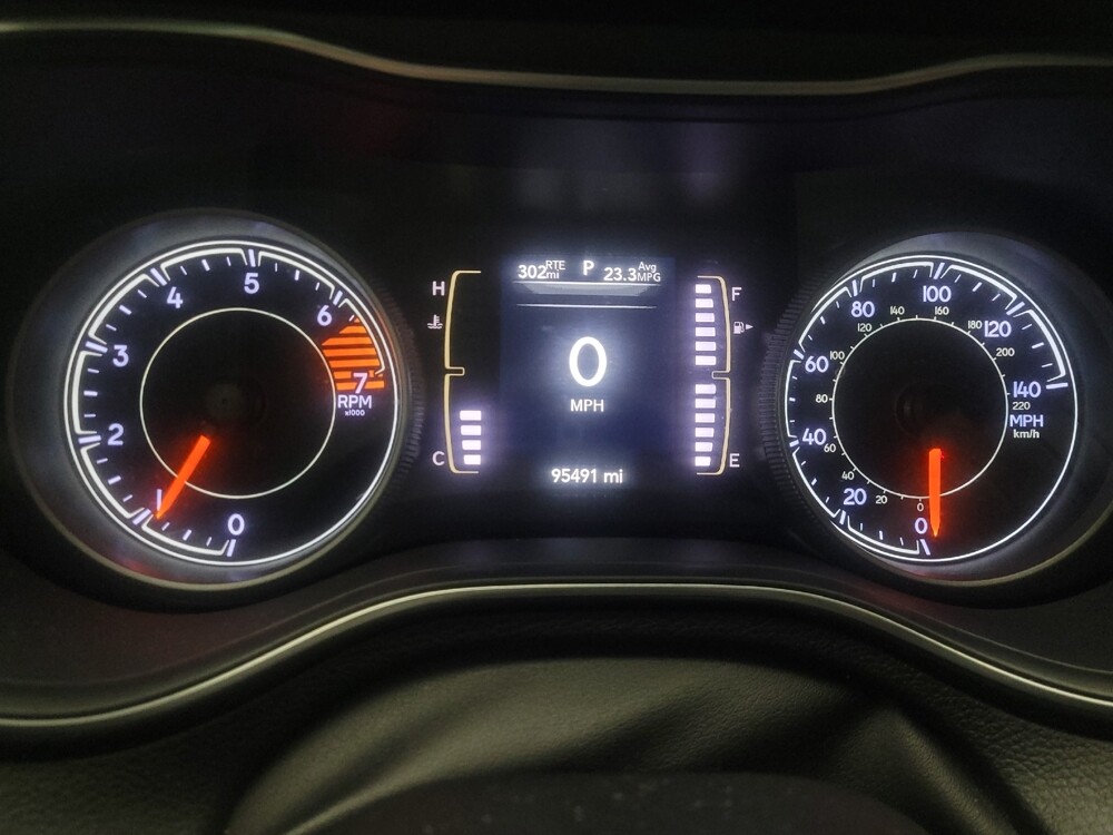 2019 Jeep Cherokee in Memphis, TN 38128 - 18109317 23