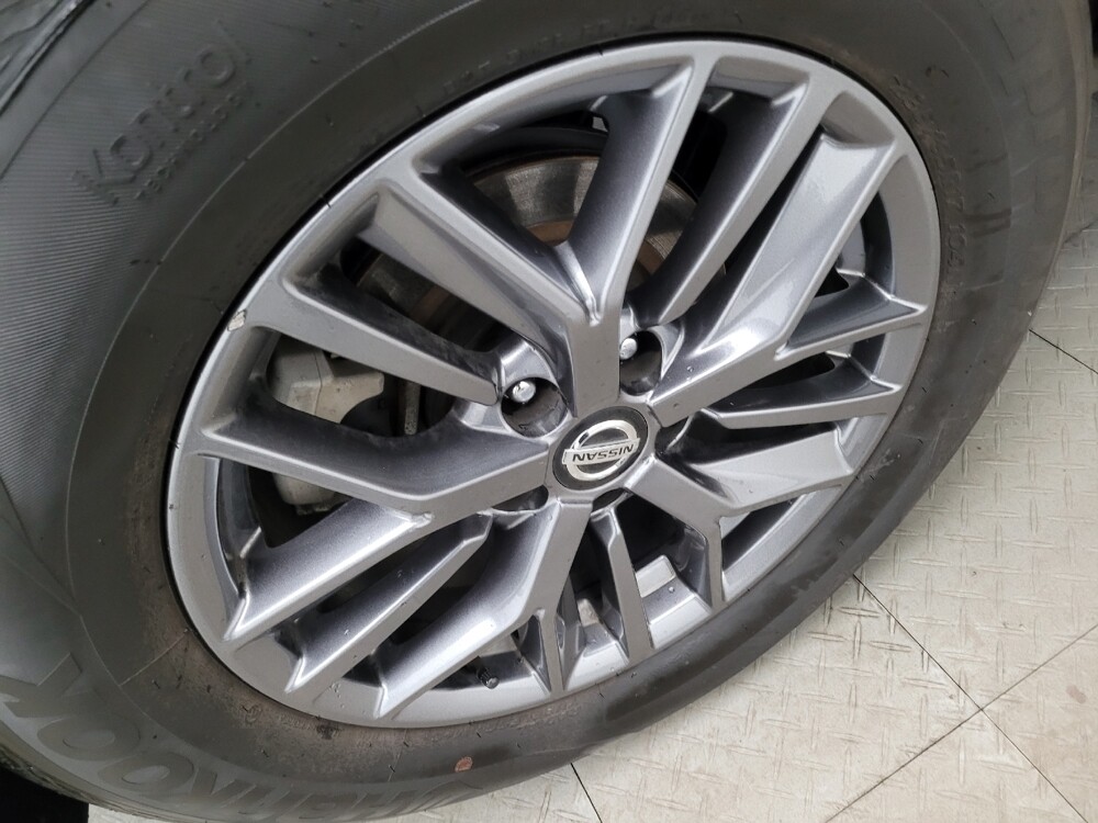 2021 Nissan Rogue in Cincinnati, OH 45255 - 18109330 31