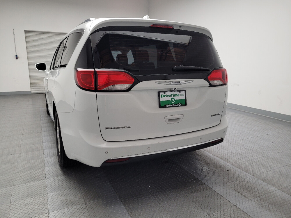 2017 Chrysler Pacifica in Fresno, CA 93726 - 18109333 6