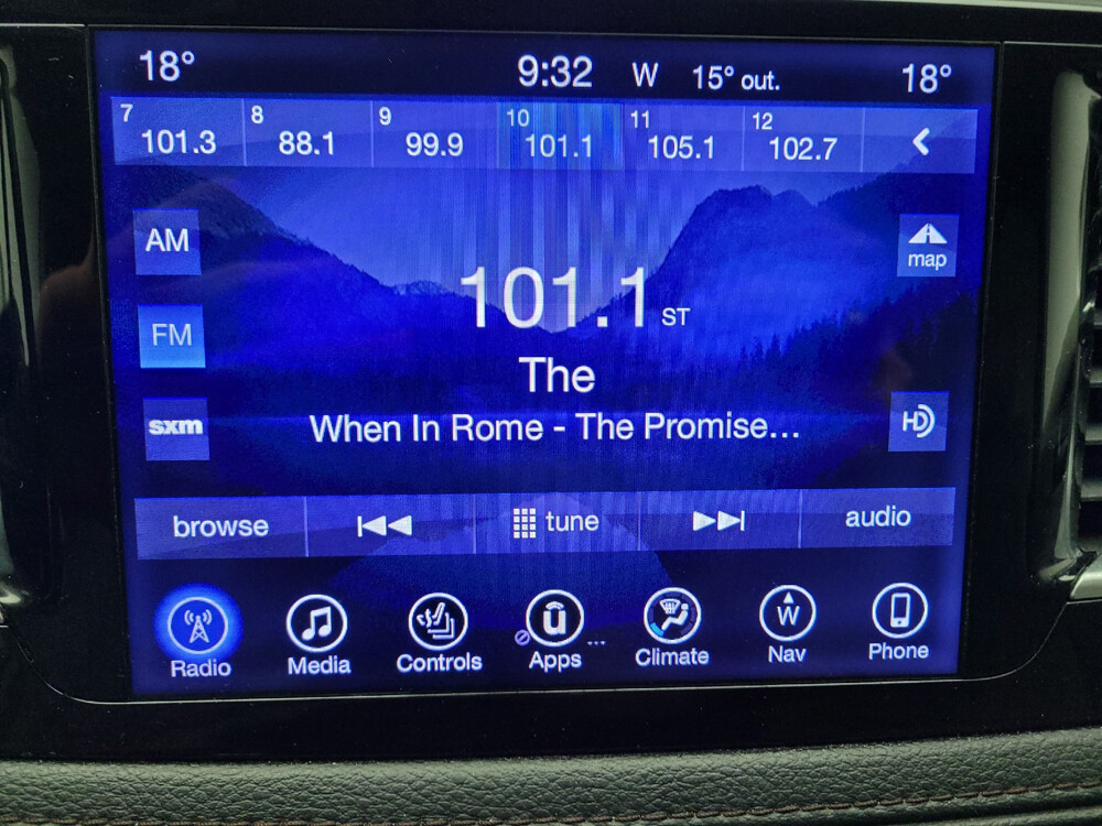 2017 Chrysler Pacifica in Fresno, CA 93726 - 18109333 25